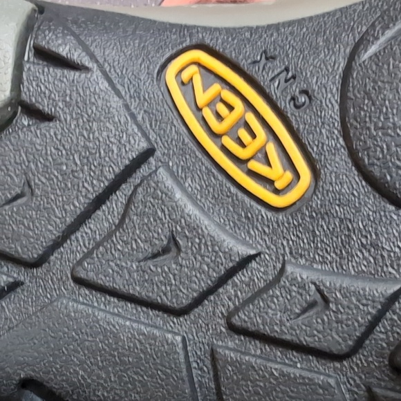 Keen Clearwater CNX Sandals • Size 9.5 • Raven / Tortoise Shell - Picture 10 of 16